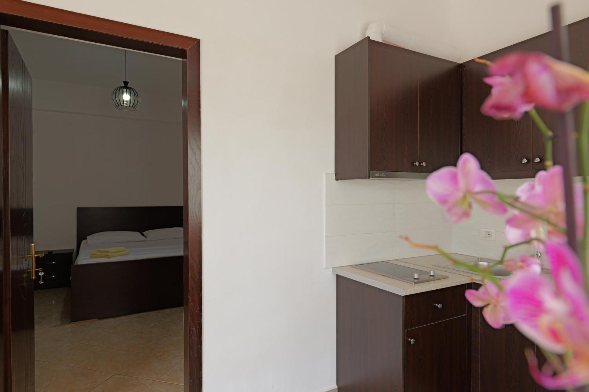 Brahimi Guest House Ksamil Exteriér fotografie