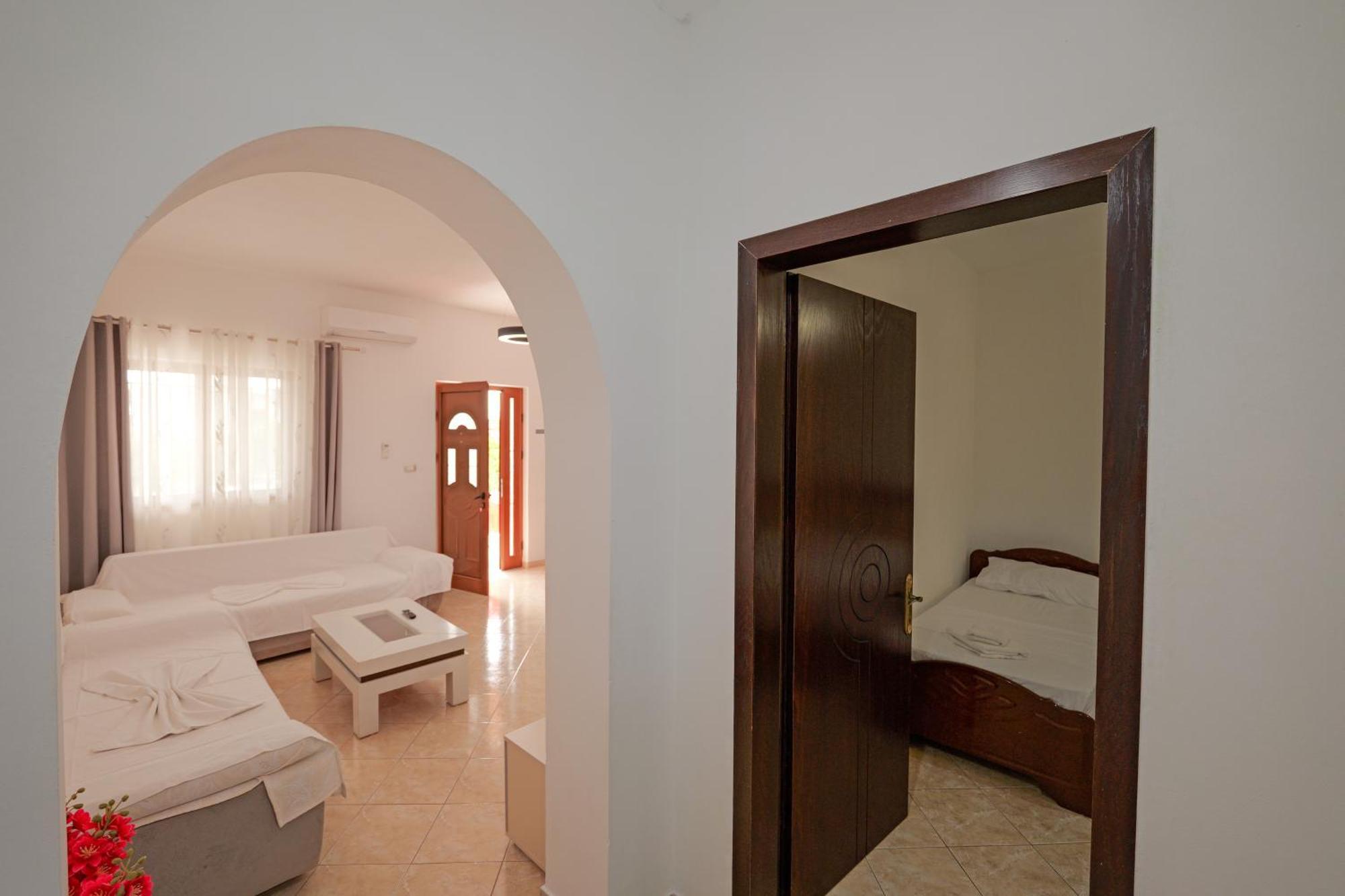 Brahimi Guest House Ksamil Exteriér fotografie