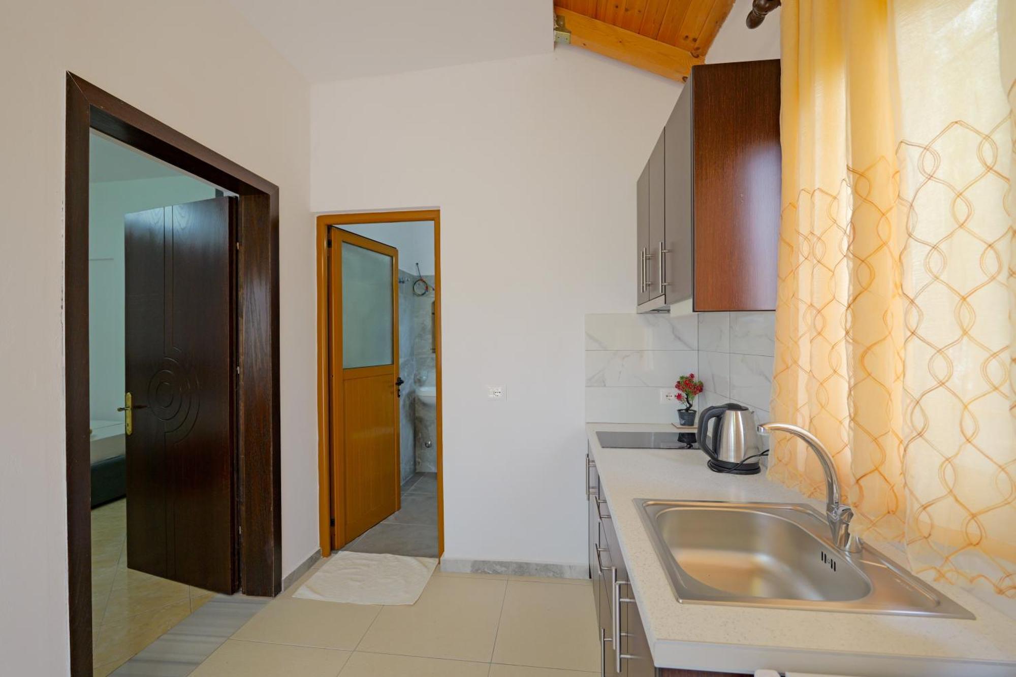 Brahimi Guest House Ksamil Exteriér fotografie
