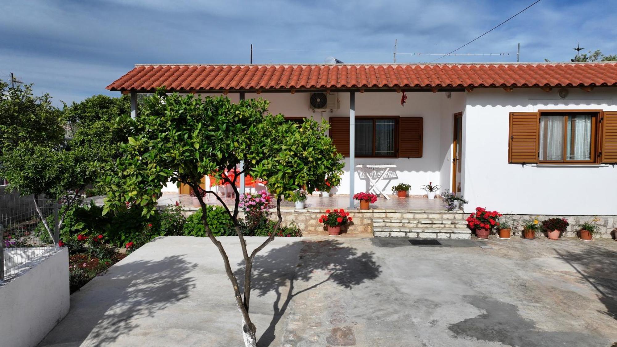 Brahimi Guest House Ksamil Exteriér fotografie