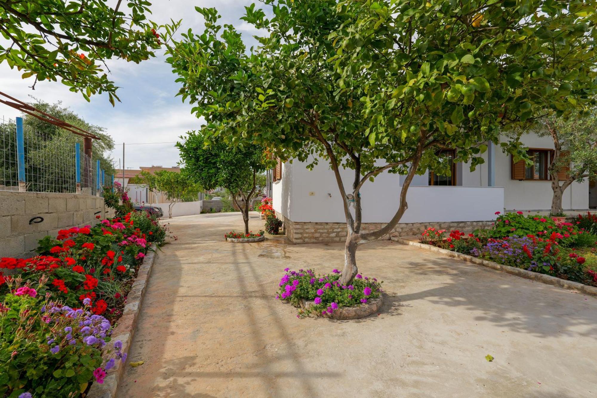Brahimi Guest House Ksamil Exteriér fotografie