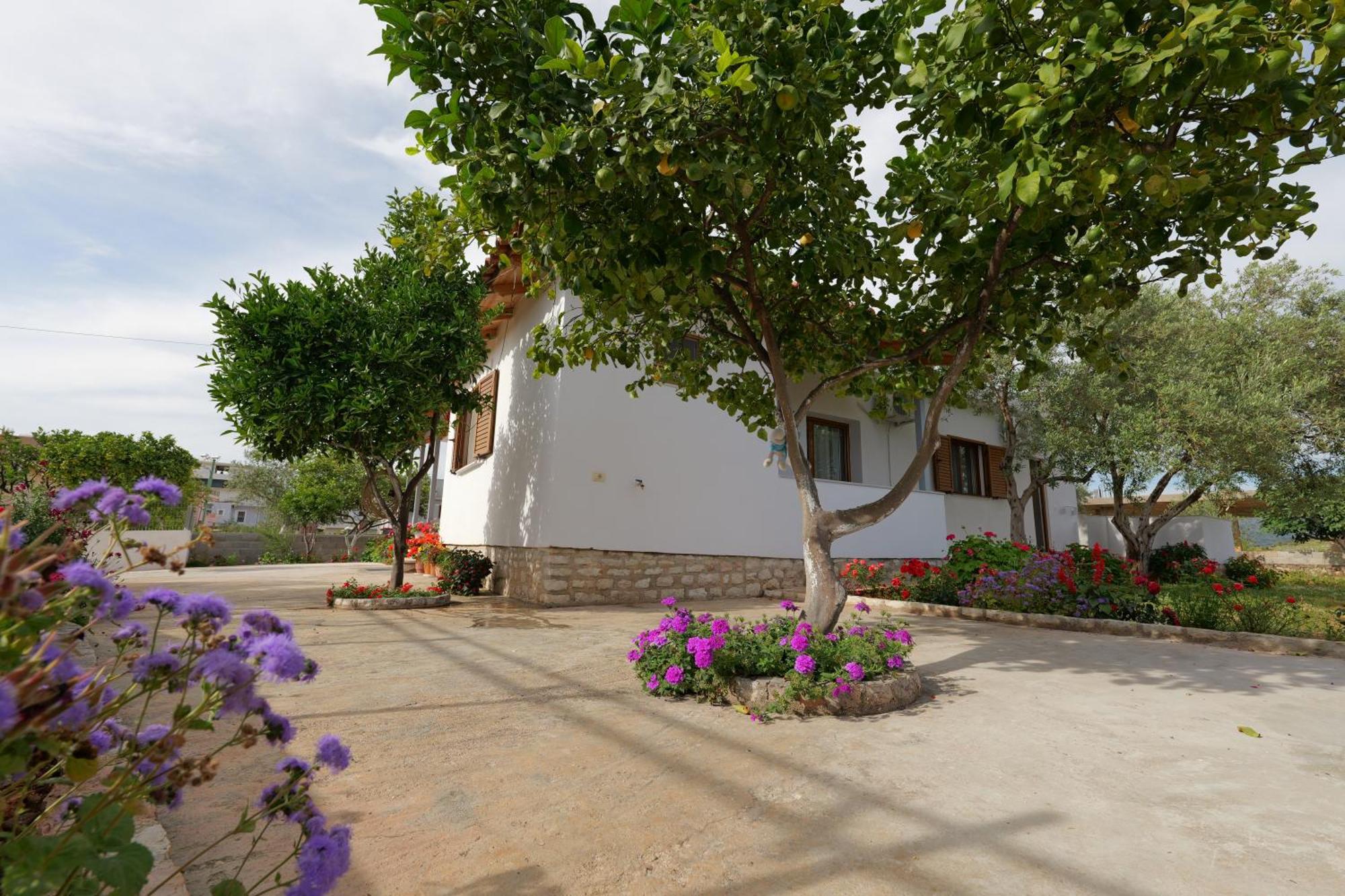 Brahimi Guest House Ksamil Exteriér fotografie